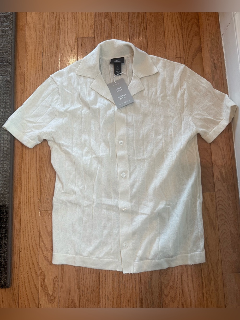 New with tags H&M Cream linen blend Short-Sleeve Button-Down Camp Shirt sz small
